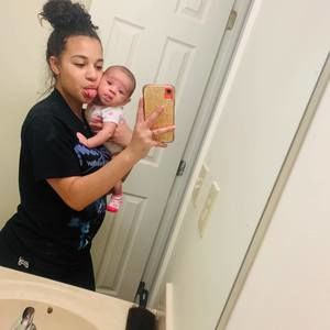 Meet your Posher, Corina